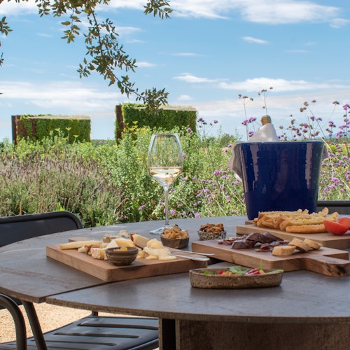 Castle of Púbol, Perelada Winery & Dalí Theatre-Museum: Guided Tour + Transfer