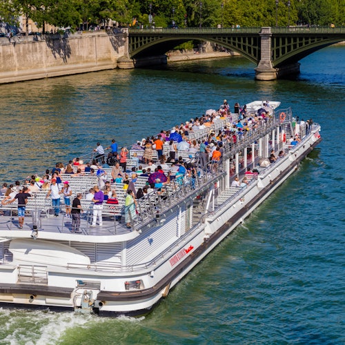 Seine River: Cruise by Bateaux Mouches