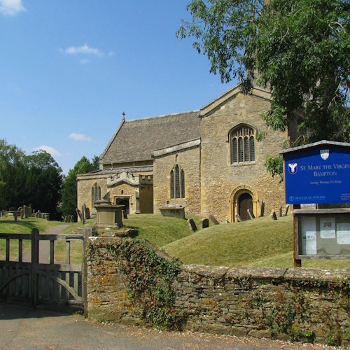 Blenheim Palace, Downton Abbey Village & Cotswolds: Guided Tour from London