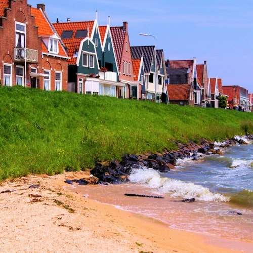 Volendam & Zaanse Schans Windmills: Half-Day Guided Tour