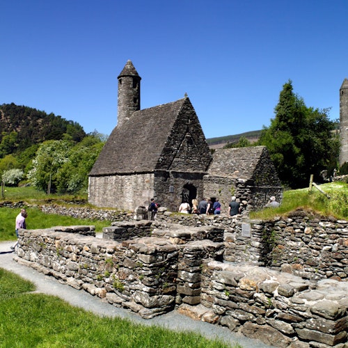 Wicklow, Glendalough y la Cascada de Powerscourt: Excursión guiada de un día desde Dublín