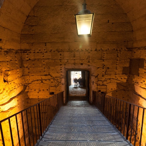 Castillo de Sant'Angelo: Entrada sin colas
