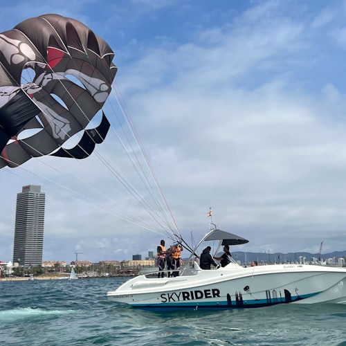Barcelona: Parasailing Experience