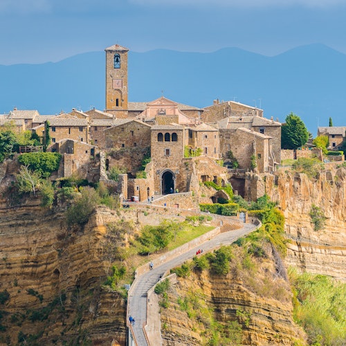 Civita di Bagnoregio, Montepulciano y Orvieto: Excursión desde Roma + Comida y Vino