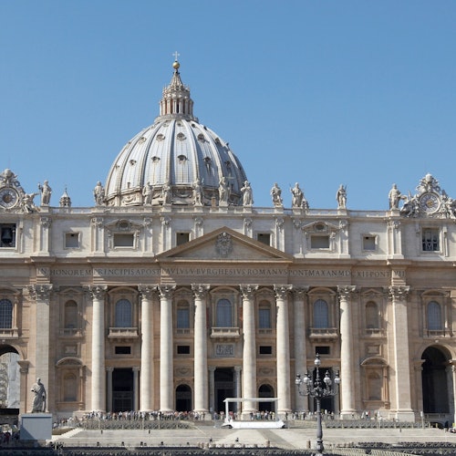 Vatican Museums & St. Peter's Basilica: Semi-Private Guided Tour