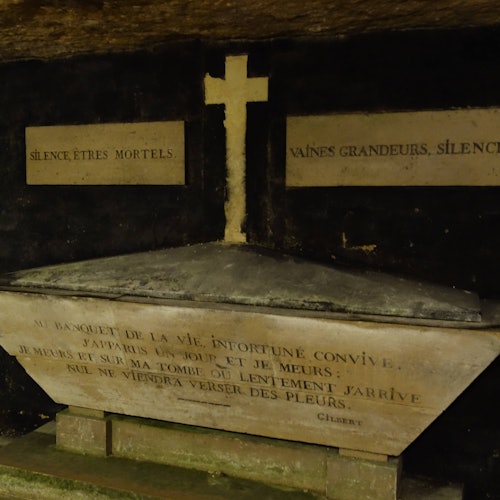 Catacombs of Paris: Guided Tour in English