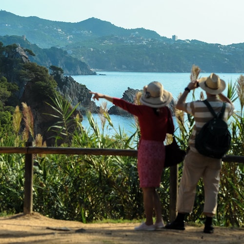 Costa Brava: Excursión en grupo reducido con almuerzo desde Barcelona