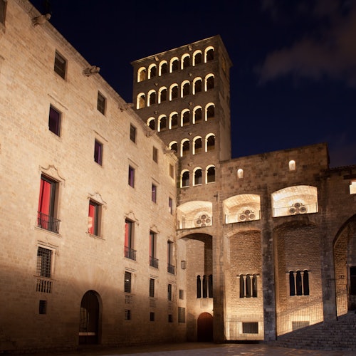 Barcelona: Gothic Quarter Guided Tour + Flamenco Show