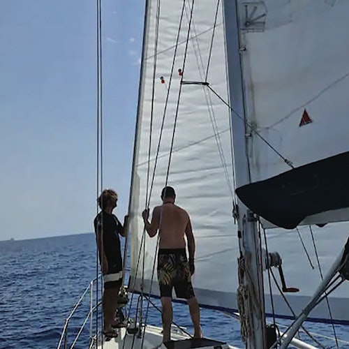 Barcelona: Paseo en barco de 2 horas + Bebidas