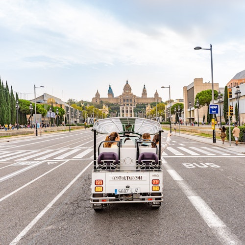 Barcelona: Tour en Tuk Tuk Eléctrico de 4 Horas