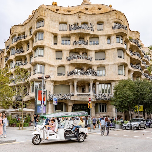 Barcelona: 1-Hour Tour by Private Electric Tuk Tuk