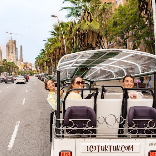 Barcelona: Tour de Bienvenida en Tuk Tuk Eléctrico Privado