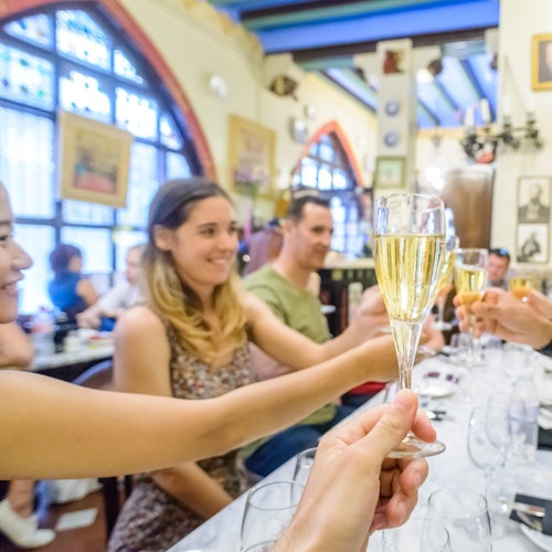 Barcelona: Wine & Tapas Guided e-Bike Tour