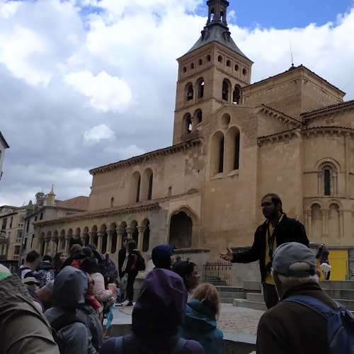 Segovia & Avila: Guided Walking Tour from Madrid