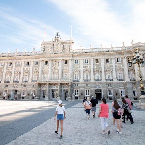 Palacio Real y Parque del Retiro Madrid: Visita guiada de medio día con degustación de tapas