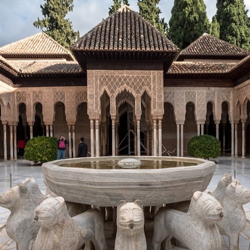 Alhambra y Palacios nazaríes: Entrada + Audioguía