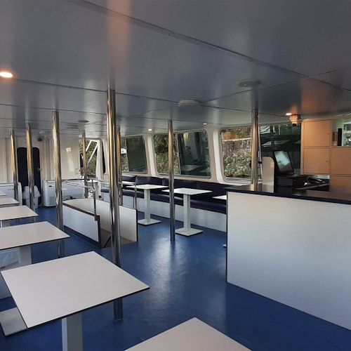 Sevilla: Paseo en barco con comida de 5 platos + bebidas ilimitadas