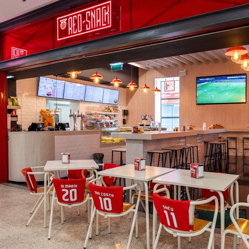 Estádio da Luz & Benfica Museum: Entry Ticket + Snack + Scarf Offer