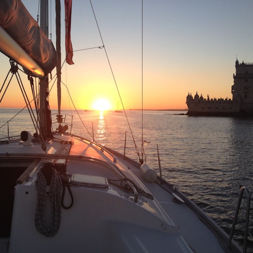 Lisbon: 2-Hour Sunset Sailing Tour from Belém