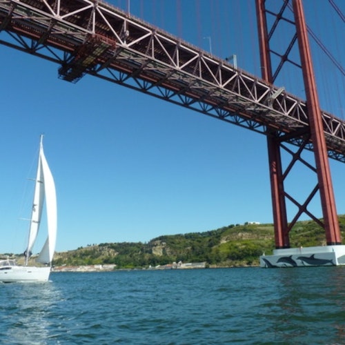Lisbon: 2-Hour Afternoon Sailing Tour from Belém