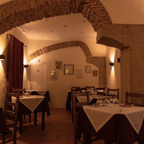 Canto do Poeta: Fado Show + Dinner & Wine Tasting