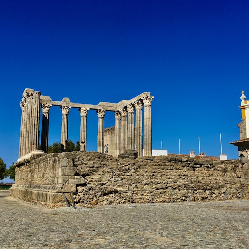 Évora & Arraiolos: Guided Tour from Lisbon