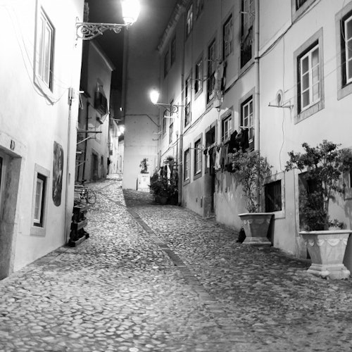 Lisbon: Guided Fado Tour