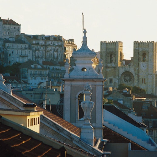 Lisbon: Alfama Small Group Walking Tour