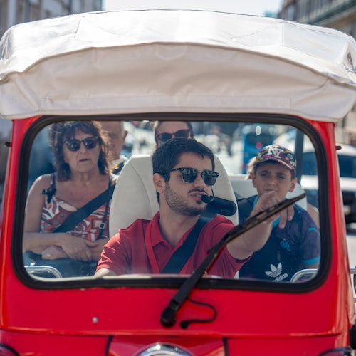Porto: Personalized Private Tuk Tuk Tour
