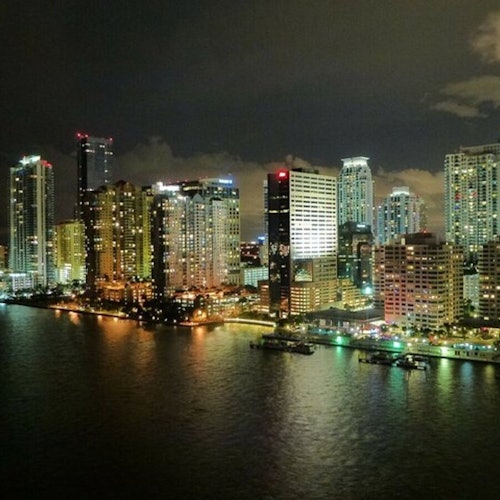 Miami: Crucero Nocturno por la Bahía de Biscayne en Yate de Lujo