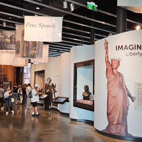 Statue of Liberty & Ellis Island: Guided Tour + Ferry