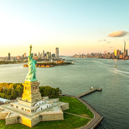 Statue of Liberty: Guided Express Tour + Roundtrip Ferry Ticket