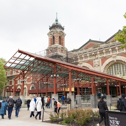 Statue of Liberty & Ellis Island: Guided Tour + Roundtrip Ferry Ticket