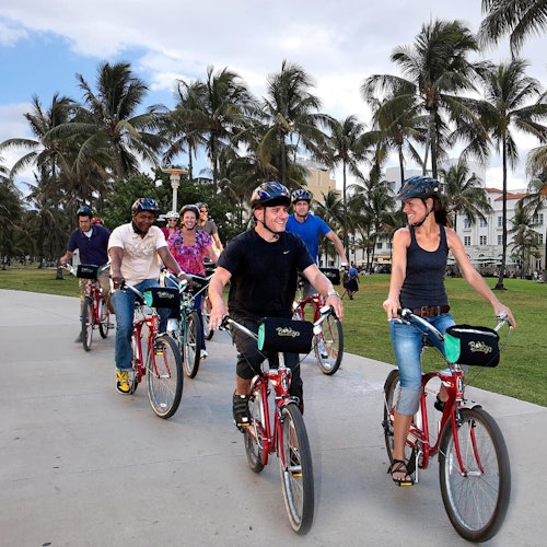 Miami Beach: Guided Bike Tour + Food Tasting