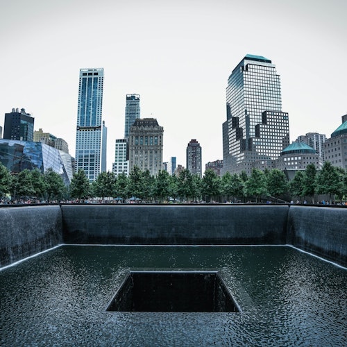 New York: Manhattan Guided Walking Tour + Liberty Cruise Ticket