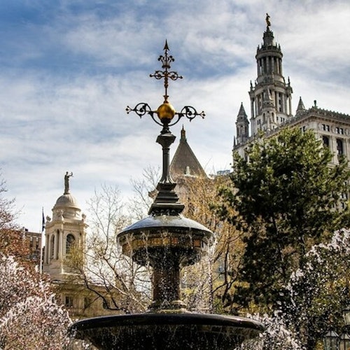 New York: Top Manhattan Sights Walking Tour + Metropolitan Museum of Art Entry