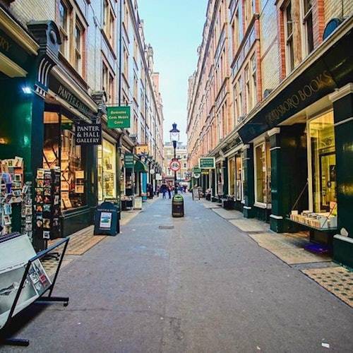 London: Harry Potter Film Sites Tour + The London Dungeon Entry