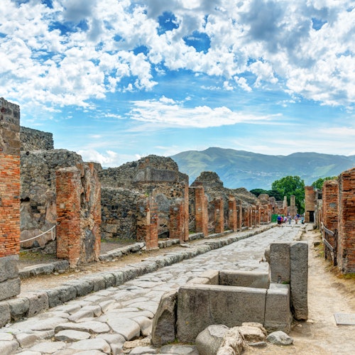 Pompeii & Naples: Day Trip from Rome