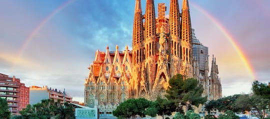 Lo mejor de Barcelona: tour de un día completo con acceso sin colas a la Sagrada Familia