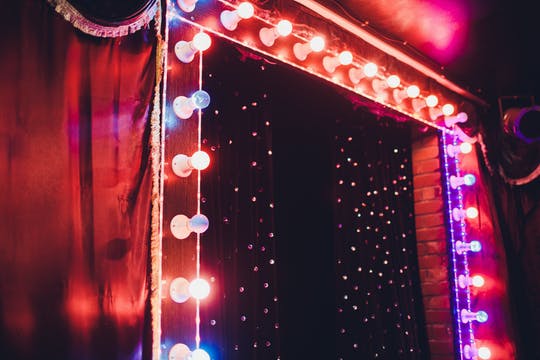 Entradas para el espectáculo del Moulin Rouge y crucero turístico