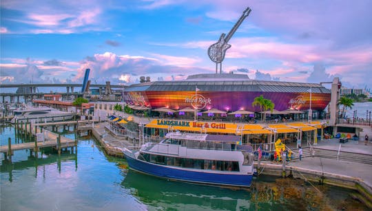 Crucero por las casas de los millonarios en South Beach con comida en el Hard Rock Café