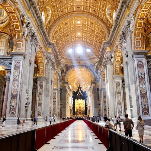 Basílica de San Pedro y Grutas Vaticanas: Visita guiada