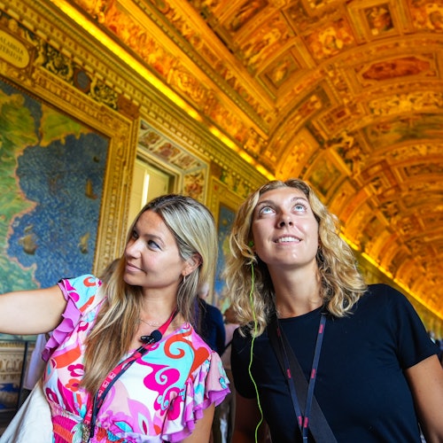 Vatican Museums & Sistine Chapel: Guided Evening Tour