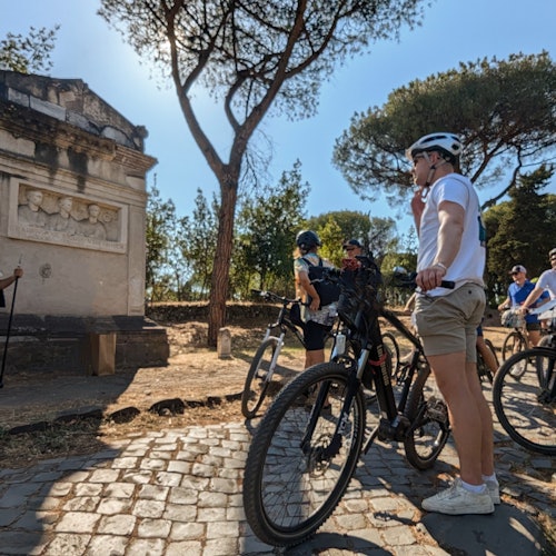 Appia Antica y Catacumbas Roma: Visita guiada en E-Bike con traslado privado