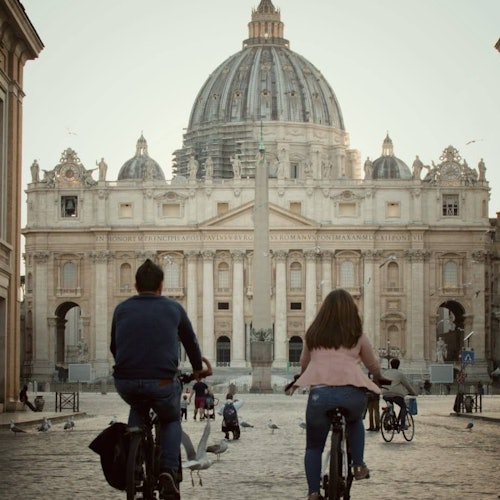 Rome: Electric Bicycle Rental in Piazza Venezia