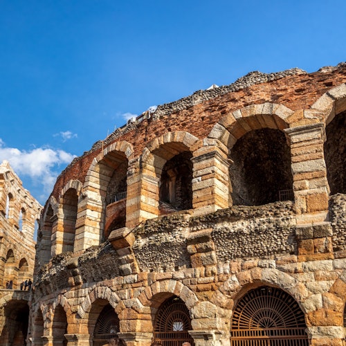 Verona, Lake Garda & Sirmione: Guided Tour from Venice + Boat Cruise