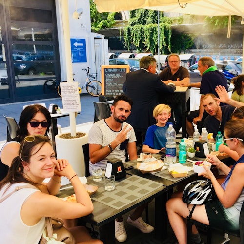 Roma: Visita de la ciudad en bicicleta eléctrica y comida callejera