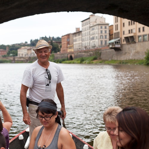 Arno River Florence: 50-Min Barchetto Cruise
