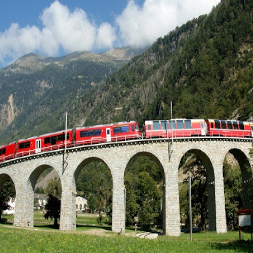 St. Moritz & Tirano: Bernina Express Panoramic Tour from Milan