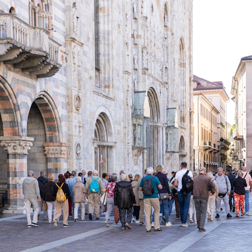 Como y Bellagio: excursión guiada de un día desde Milán + paseo en barco por el lago